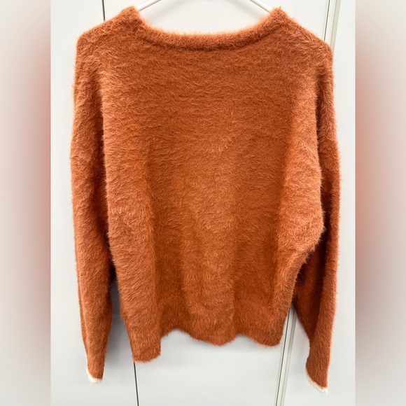 Cozy Burnt Orange Sweater with 'Thankful' Design - Picture 5 of 7